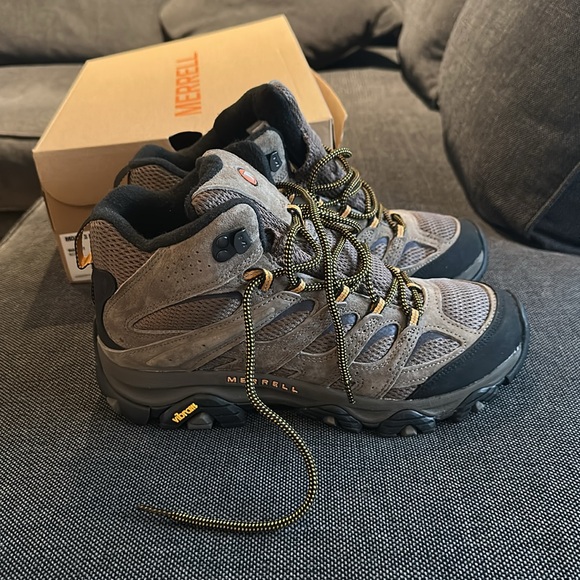 Merrell Men's walnut Hiking Boots - Picture 2 of 5